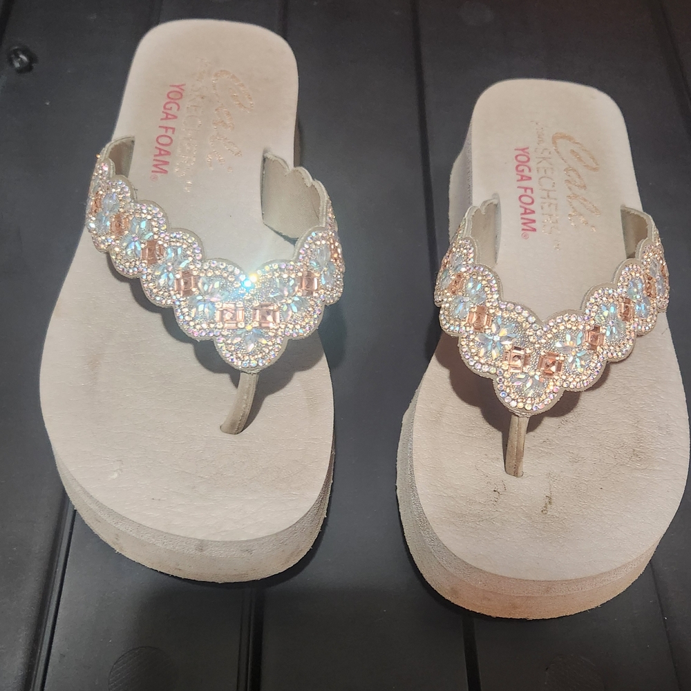 Skechers Women's Beige and Blue Embellished Sandals